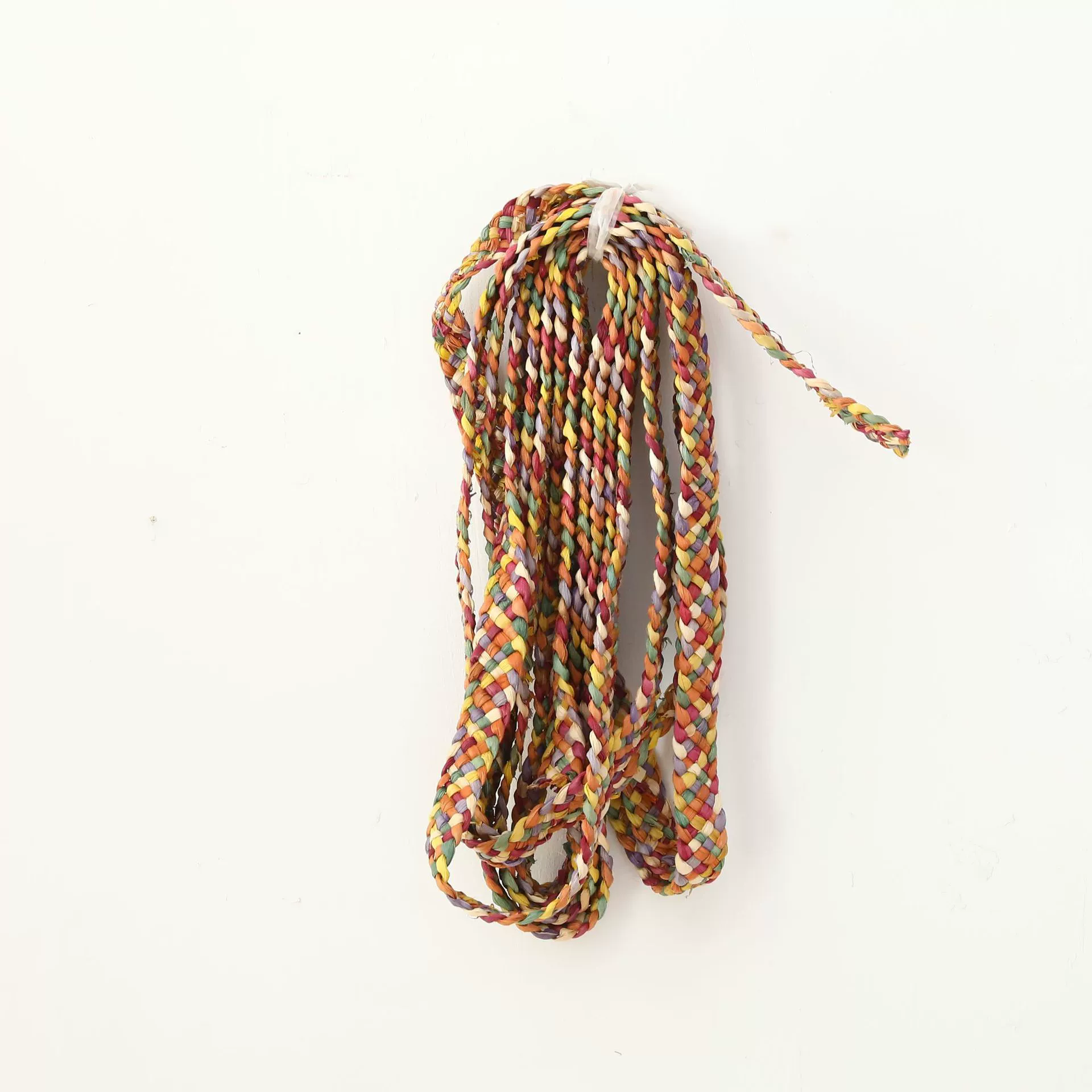 Мебельные принадлежности Заводская тканая соломенная веревка На открытом воздухе Портативная веревка Красочная кукурузная шелуха Ручная тканая пятипрядная оплетка в наличии