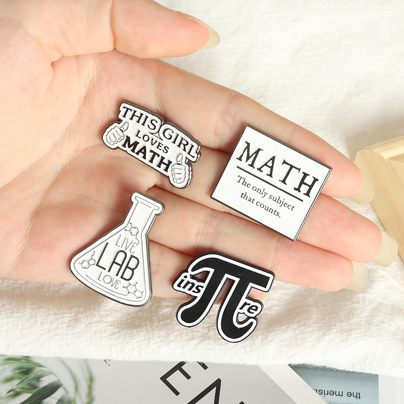 Fashion Style Fashion Pin Geometric Letter Alloy Plating Unisex Brooches
