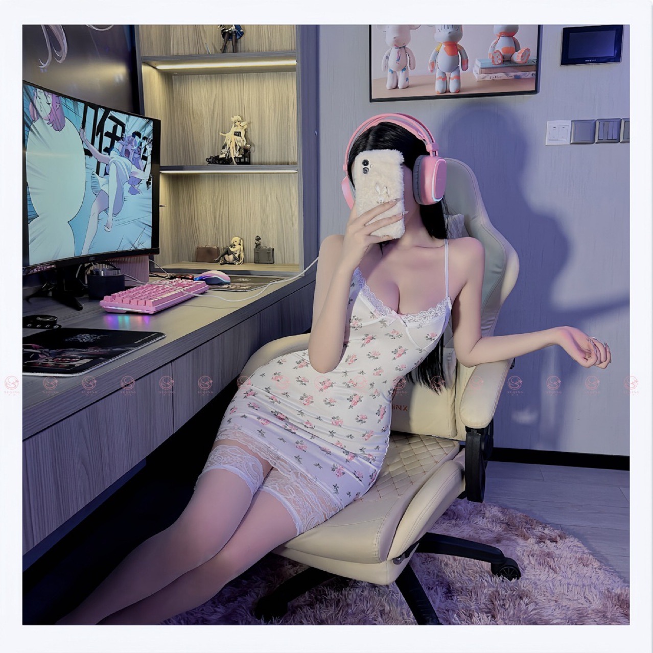 Lace Strap Nightdress Slim-Fit Printed Polyester Chemise in White with Purple Trim — detail image 3