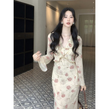 SYT自制 法式v领荷叶边喇叭袖连衣裙