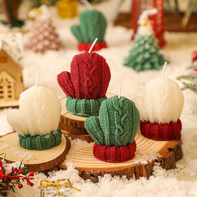 クリスマスギフト、香り付きキャンドル、ウールの手袋、小さなギフト、ホームオフィスの撮影雰囲気、クリエイティブな装飾品|undefined