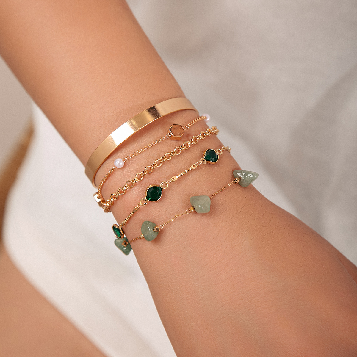 European and American Light Luxury Style Simple Green Gravel Irregular Women's Stacking Bracelet Niche Sweet Handmade Chain Bracelet Set
