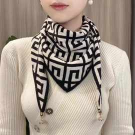 秋冬新款围脖保暖护颈针织双面磁吸扣三角巾气质百搭围巾厂家批发