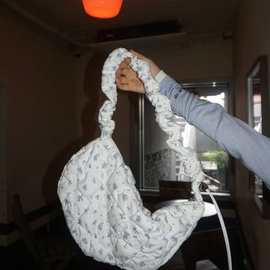 新款秋冬轻便百搭大容量饺子包碎花绣线包通勤包单肩斜挎包女包