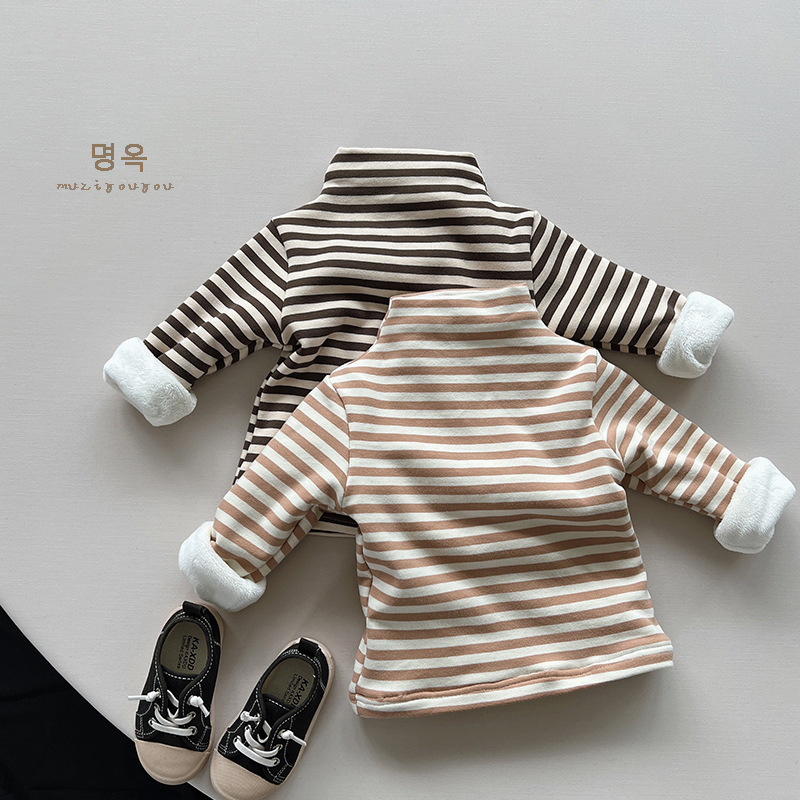Camiseta térmica infantil de invierno con forro polar a rayas para niños pequeños y niños, nuevo estilo otoño-invierno 2025, top cálido y grueso para niños y niñas, a la moda.