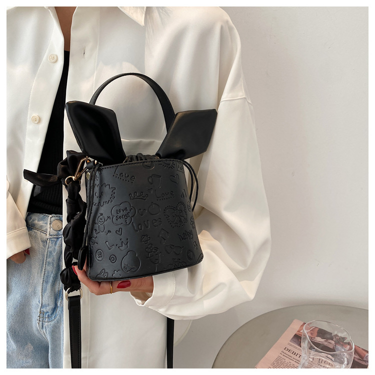 New Trendy Fashion Wild Messenger Bucket Bag display picture 45