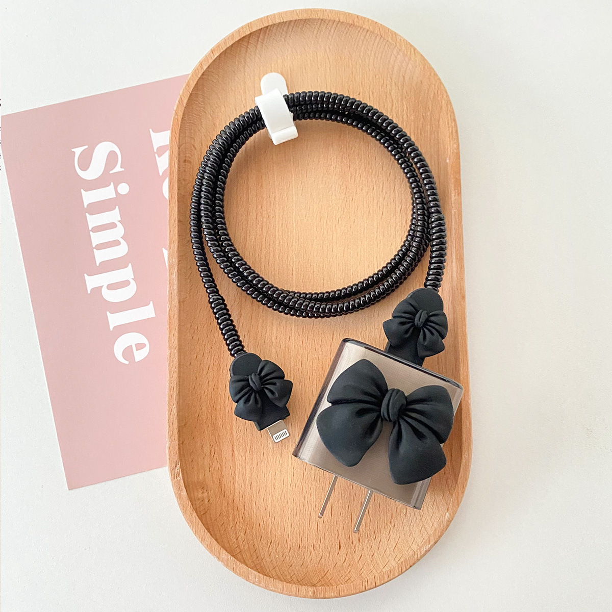 Aplicable a la cubierta protectora del cable de datos iPhone13/14/15 cubierta protectora estándar europea y americana de Apple 20W cargador