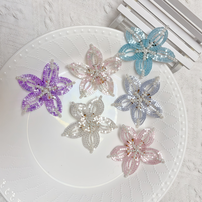 Colored Glass Rice Bead Brooch Woven Lily of the Valley Flower Beaded Pendant Handmade Brooch Jewelry Necklace Corsage Material