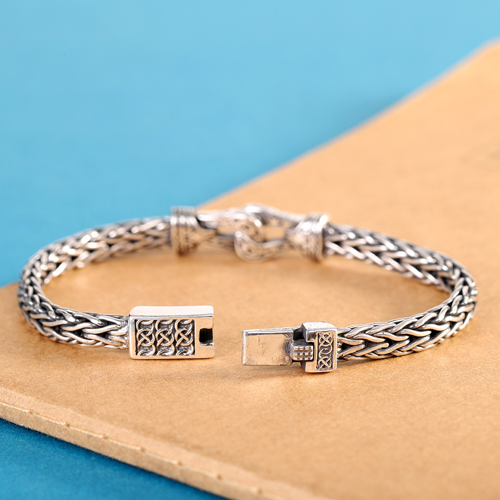 Woven retro jewelry