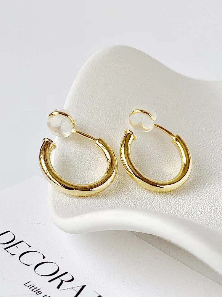 Simple anillo llano invisible integrado clip de oreja de silicona no perforado de cercanías pequeñas de las mujeres pendientes de anillo de oreja indoloro al por mayor