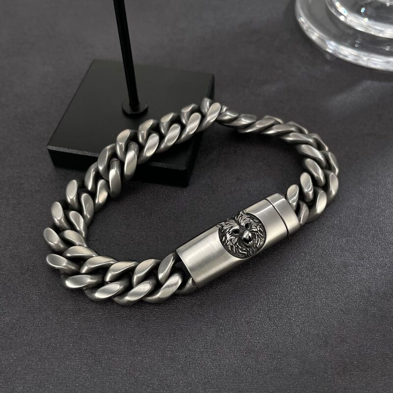 Cross-Border European and American Style Men's Eagle-Beak Lion Head Relief Bracelet with Aromatherapy Liquid Perfume for Everyday Wear