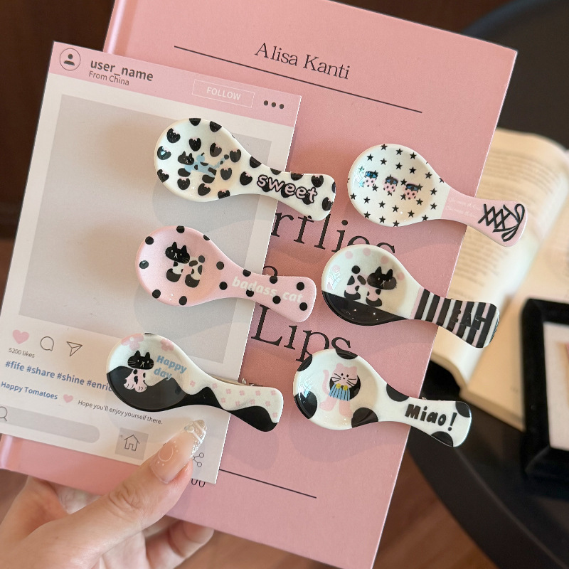 New cute cat-shaped spoon hair clips for women, featuring a cartoon design, perfect for securing bangs and side hair