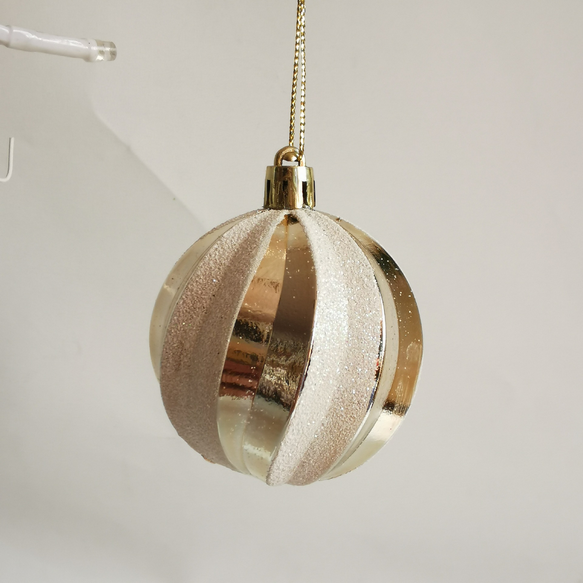 Inventario transfronterizo 6cm conjunto de 30 platino de forma alienígena set de bola de Navidad árbol de Navidad atmósfera de Navidad bola decorativa