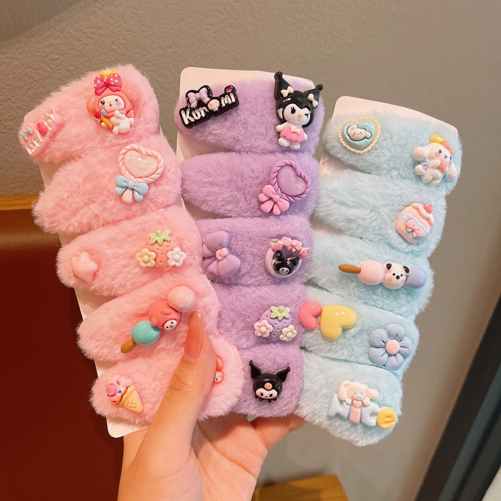 Niña Kolomi frisa tarjeta de cabello otoño y invierno nuevo estilo de niños peluche clip de dibujos animados para el cabello de la cabeza de la niña