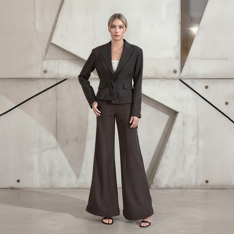 High-End Cool and Stylish Commuter-Style Suit, 2026 Summer New Design, Hollow-Out Back Jacket, Small Blazer in Stock