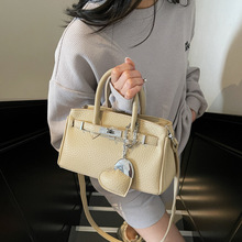 �߼������С����Ů2025�¿��ļ��ٴ�б������б���������K���