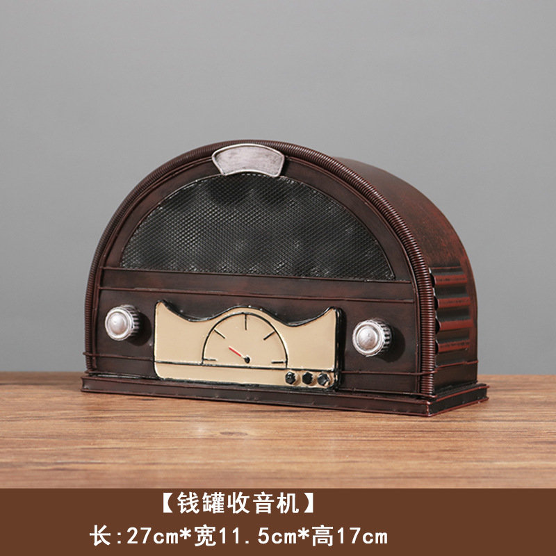 レトロなレトロな607080年代の古い白黒テレビのモデルバーレストランの道具の装飾品|undefined
