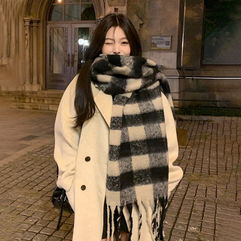 欣欣子同款韩系格子围巾女秋冬季高级感保暖披肩马海毛学生围脖男|undefined