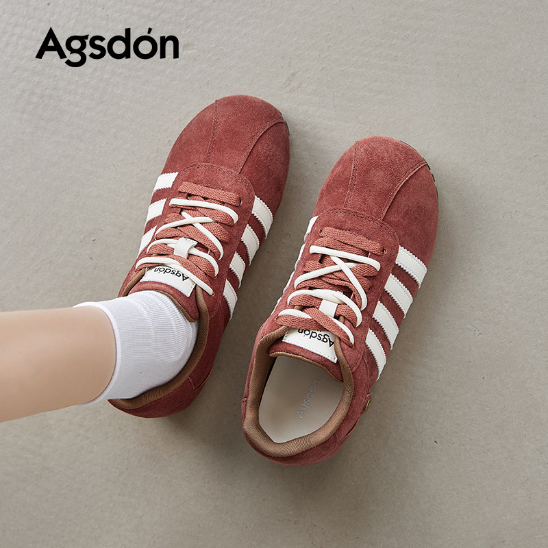 Zapatos de entrenamiento alemán rojos de Augu Shi Deng mujeres otoño 2025 nuevos zapatos deportivos casuales cómodos con suela plana con falda