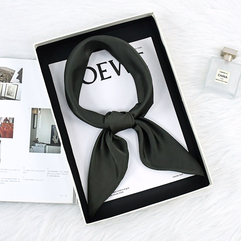 Comercio exterior primavera y otoño bufandas de seda delgadas de color sólido simple 70 bufandas de seda cuadrada de moda para viajes versátiles bufandas de mujer sensación de alto nivel