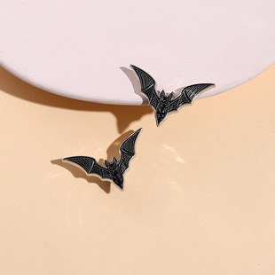 European and American Animals Dark Little Bat Style Punk Style Badge Cool boy Halloween Clothes Bag Decoration Pin