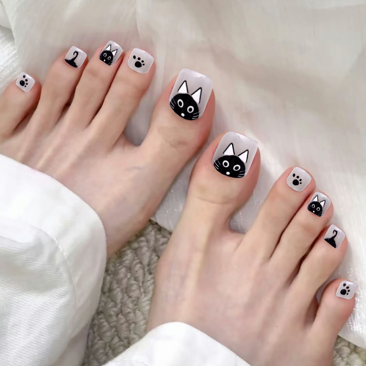 Ojo de gato vistiendo uñas blanco lechoso lindo gato vistiendo uñas uñas uñas uñas al por mayor pegatinas de uñas removibles