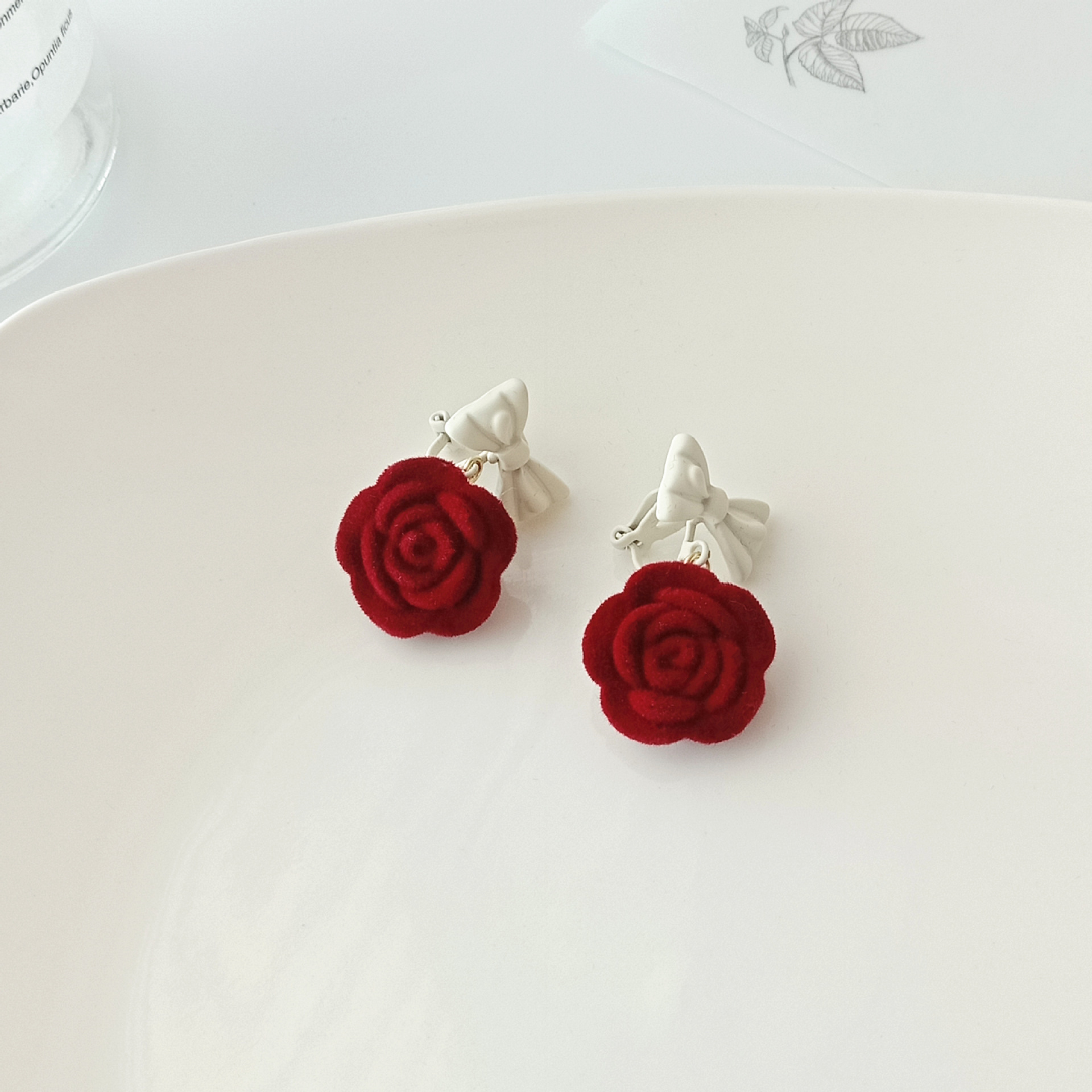 Sweet Flower Bow Knot Alloy Resin Earrings display picture 3