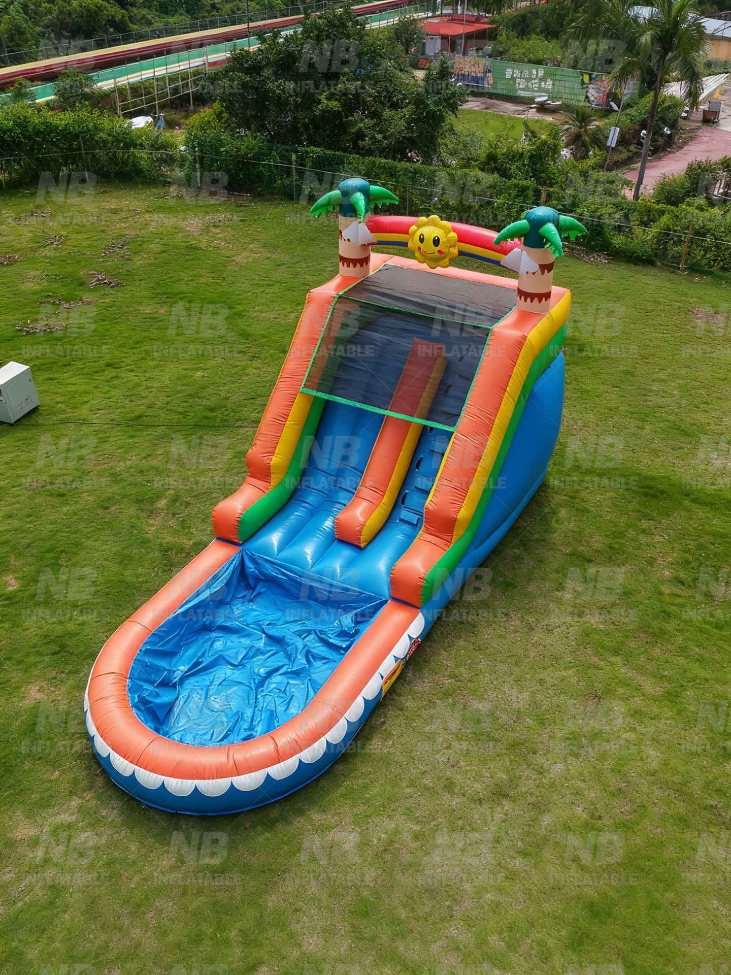 Castillo inflable al aire libre tobogan de agua castillo infantil con piscina tobogan de cama de salto pequeño parque de atracciones de castillo travieso