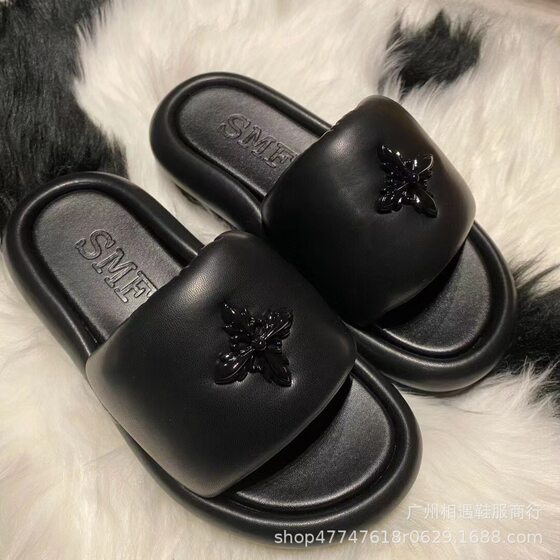 Fashion Black Balloon Leather Slippers with Thick Soles, Cross Flower Metal Buckle, Chinese Style Lambskin Height-Increasing Slide Sandals Factory Wholesale