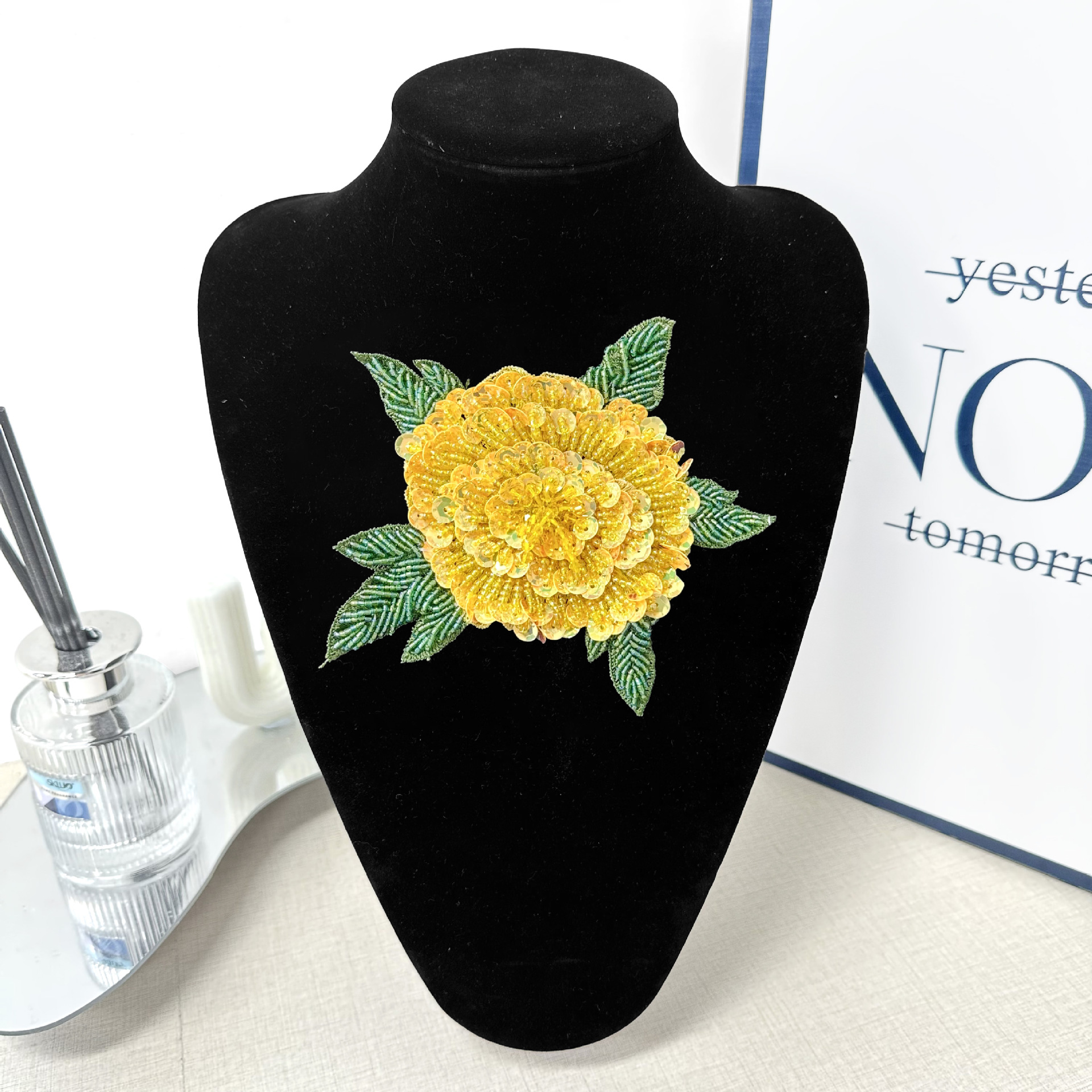 Pequeña mano de clavos de cuentas de tela sequinilla bordado parche de decoración Cheongsam accesorios de ropa pequeña rosa accesorios image 10