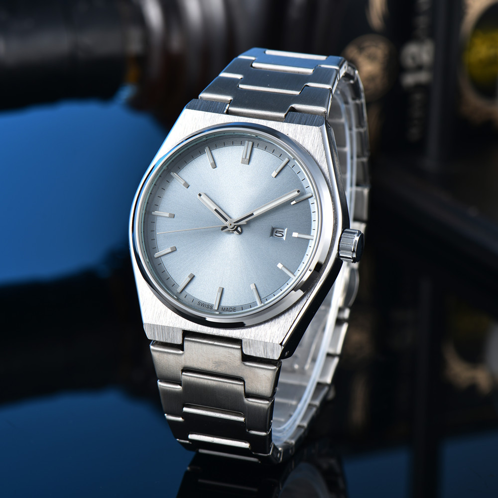 2024 New days Steel Belt men's watch three-pin calendar quartz waterproof classic watch goods wholesale