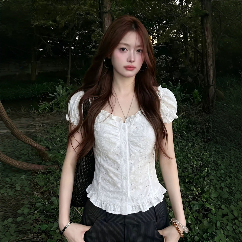 French-Style Sweet White Lace Short-Sleeved Shirt with One-Shoulder Design, Two-Way Wear, New Summer Style for Women, Beautiful Slim-Fit Top