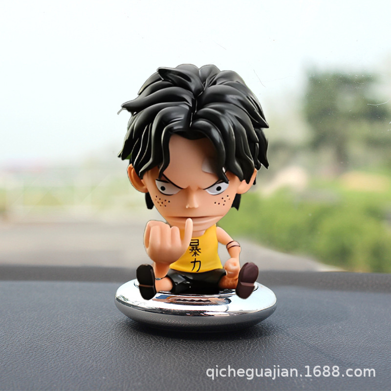 Anime de dibujos animados One Piece Naruto y otras series de perfumes de coche, adornos de coche, accesorios de decoración de coche