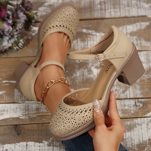 2025 Spring and Summer Cross-border New Retro All-match Sandals Hollow Mid-heel Baotou Moms Shoes with Buckle Single-layer Shoes for Women