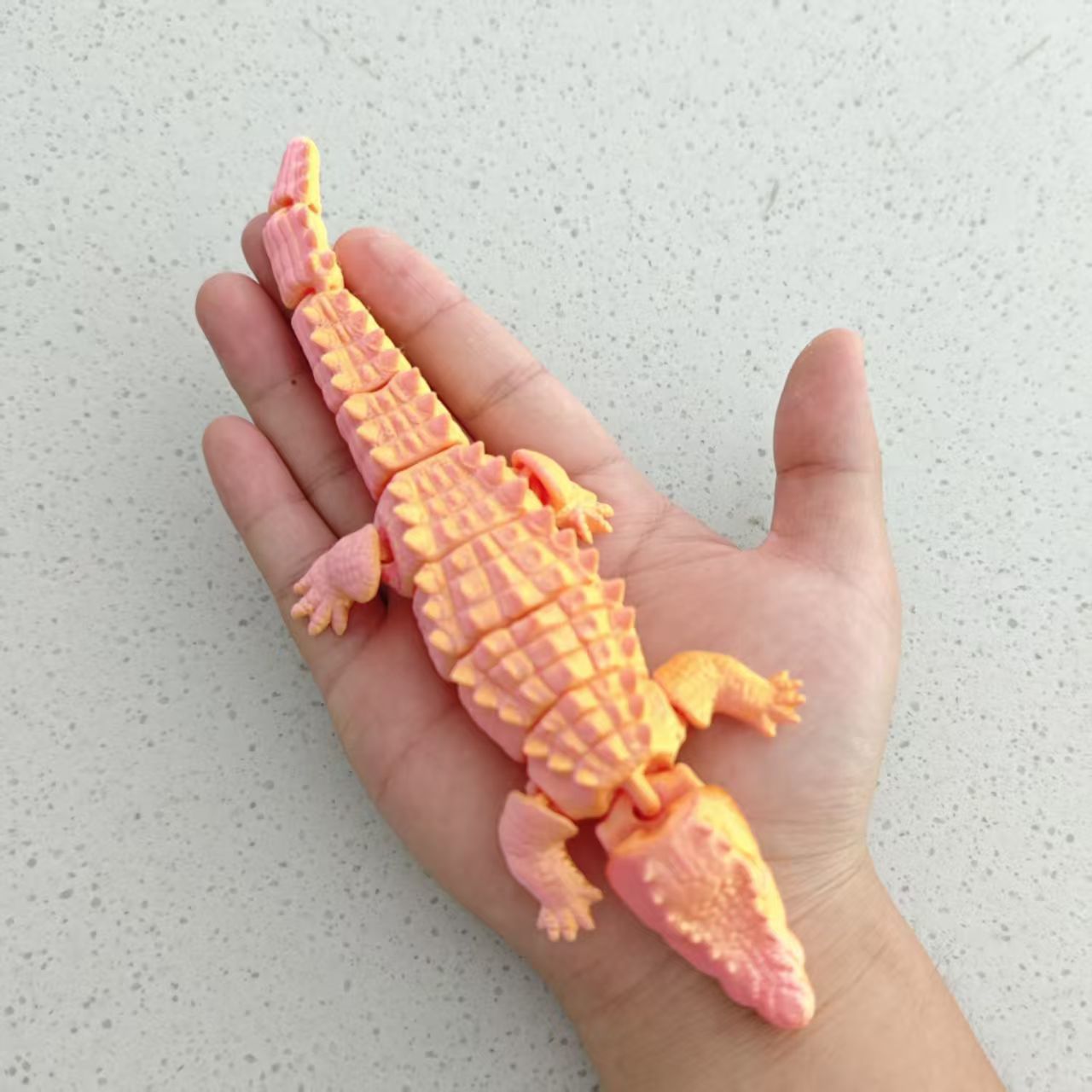 핑크 골드 대형 악어