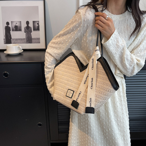 Woven straw bag women's large capacity  new summer versatile shoulder bag texture popular commuter tote bag