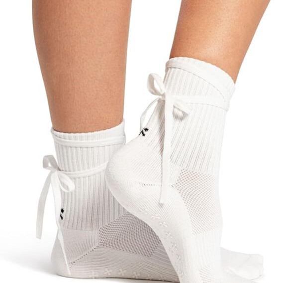 Professional Foreign Trade Team Purchases Product Cards for Kamo Fitness Pilates Socks and Women's Non-Slip Yoga Grip Socks Professional Foreign Trade Team Purchases Product Cards for Kamo Fitness Pilates Socks and Women's Non-Slip Yoga Grip Socks