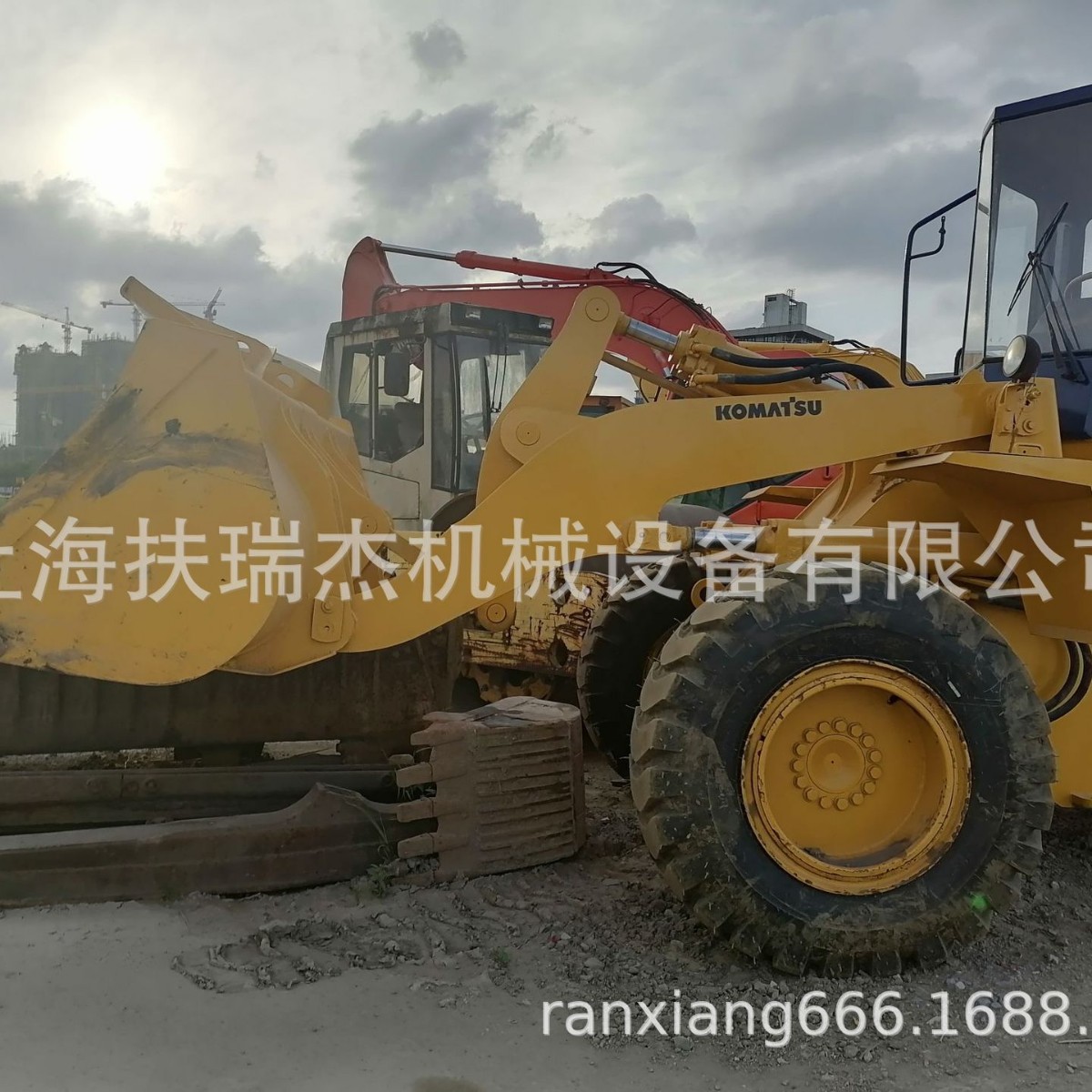 供应二手小松WA300 320 350 360 380 400 500 600等装载机
