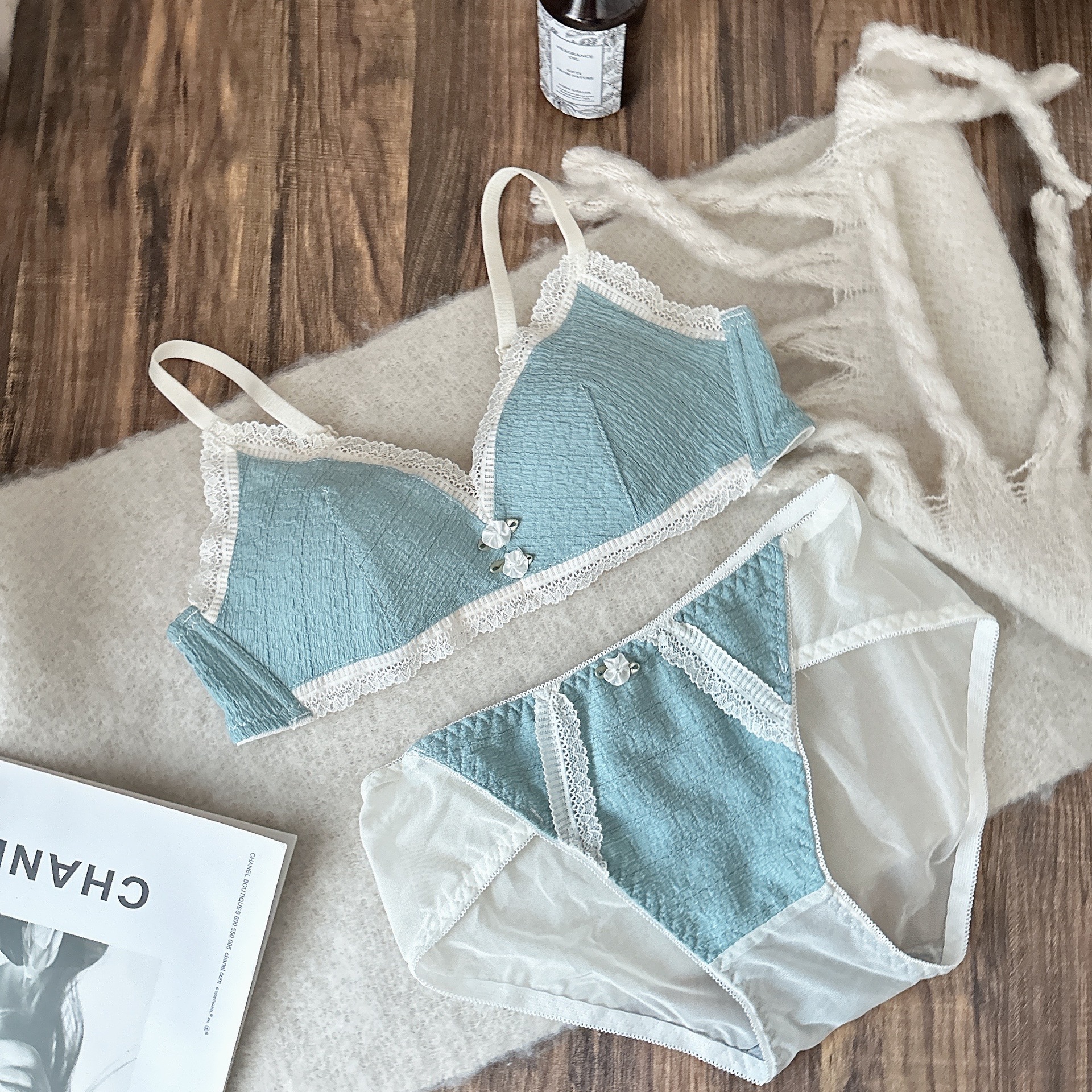 Ropa interior de encaje ligero para niña reunida sin anillo de acero, copa fija, recolección lateral de leche auxiliar, sujetador de soporte superior anti-caída