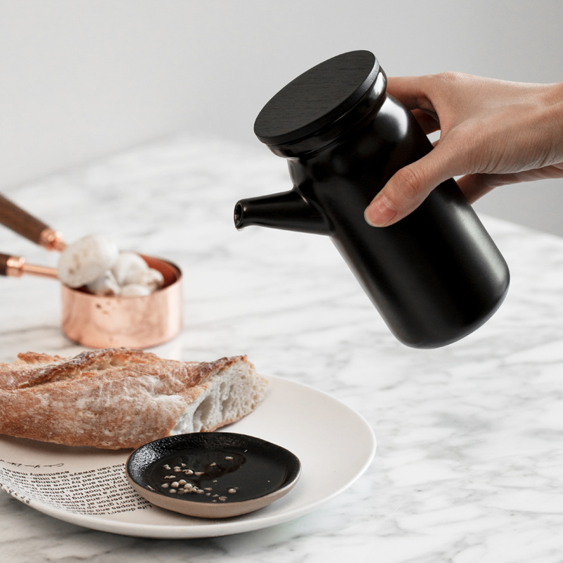 Luz de cerámica de lujo hogar alta temperatura resistente tanque de aceite condimento tarro de azúcar sal tarro condimento caja engrasador combinación traje al por mayor