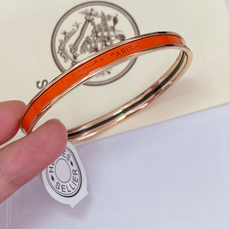 Aijia H 超狭版エナメルレターブレスレット女性用 18K ローズゴールドライト高級ハイエンドデザインクローズドカップルブレスレット|undefined