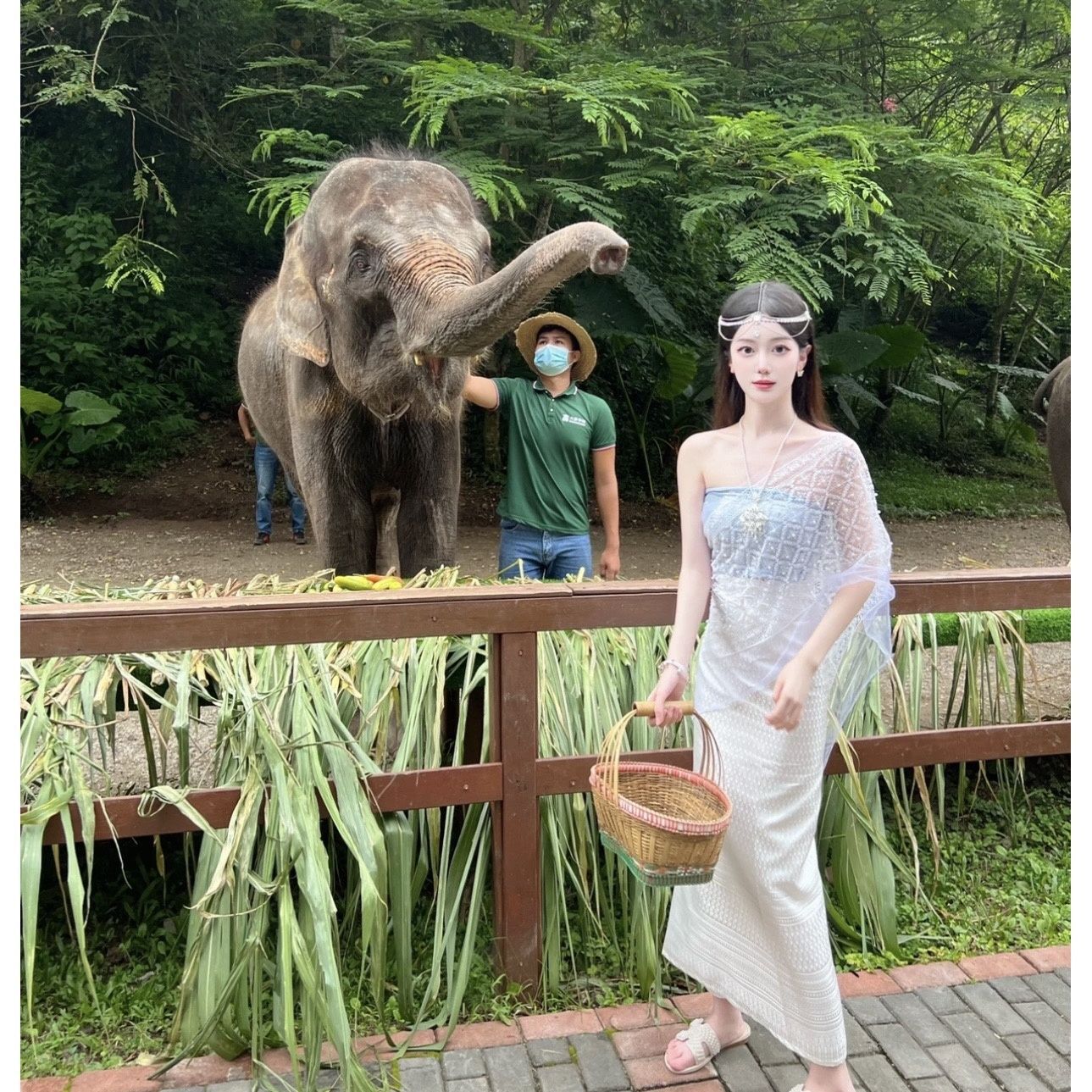 31 스커트 + 튜브탑 + 숄 + 플루메리아 머리핀