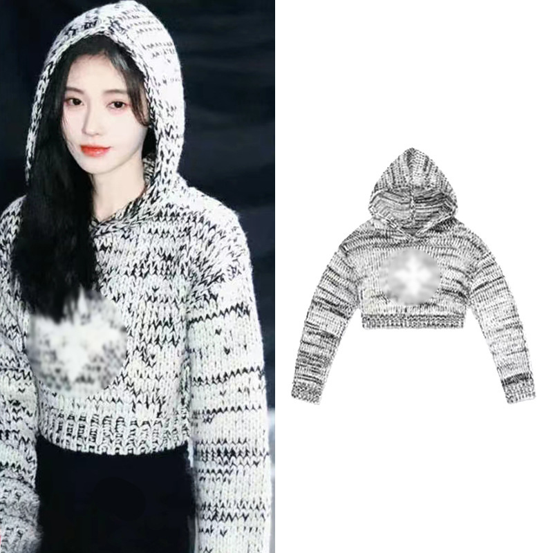 In stock Ju Yiyi same style vintage flower gray thick sweater hooded women's autumn and winter New Cross wool short hoodie