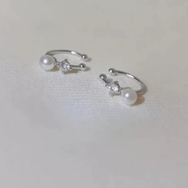 Zircon Pearl Ear Cuff Light Luxury Niche Ear Clip No Piercing Women 2025 New Popular Earrings Elegant Ear Accessories Trend