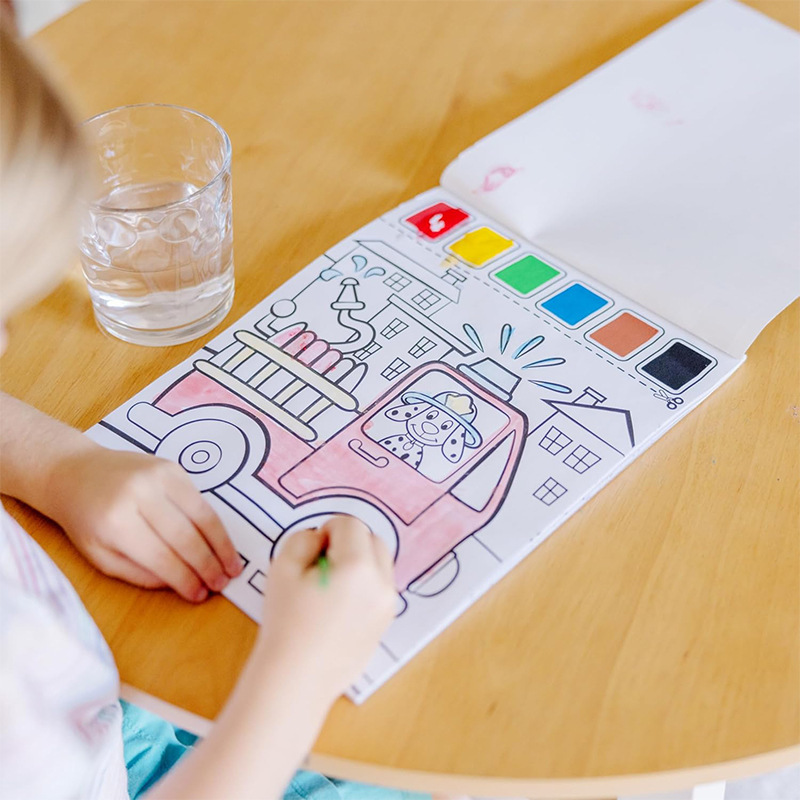国境を越えた子供向けの塗り絵、落書き塗り絵、交通機関の創造的な塗り絵、絵本、塗り絵|undefined