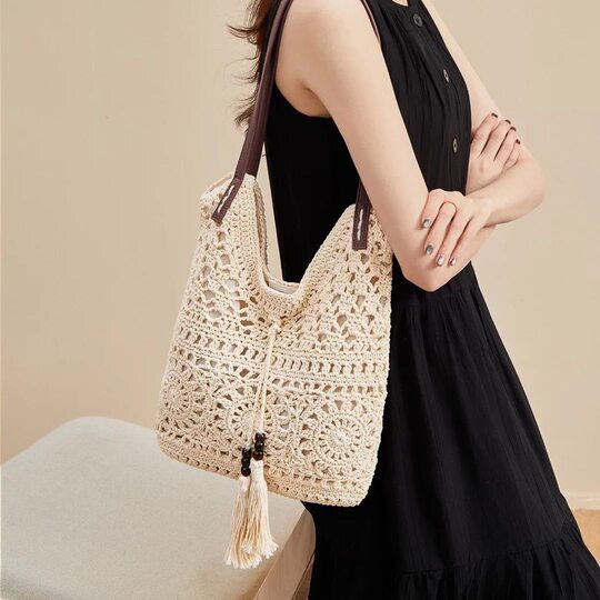 New Summer Tassel Cotton Shoulder Straw Woven Bag Hollow Knitted Woven Bag Casual Vintage Beach Bag Fashion Women's Bag