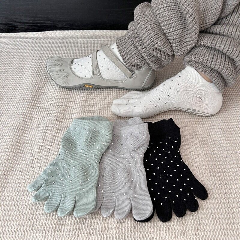 Split-Toe Yoga Socks for Women, Autumn and Winter Thickened Silicone Non-Slip Floor Socks, Pilates Sports Rhinestone New Year Short Cotton Socks