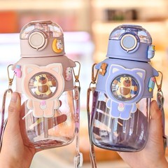 兒童吸管水杯大容量女生可愛小熊斜跨兒童水壺小學生高顏值杯子