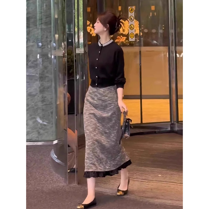 Autumn fashionable fitted elegant elite design black colored skirt