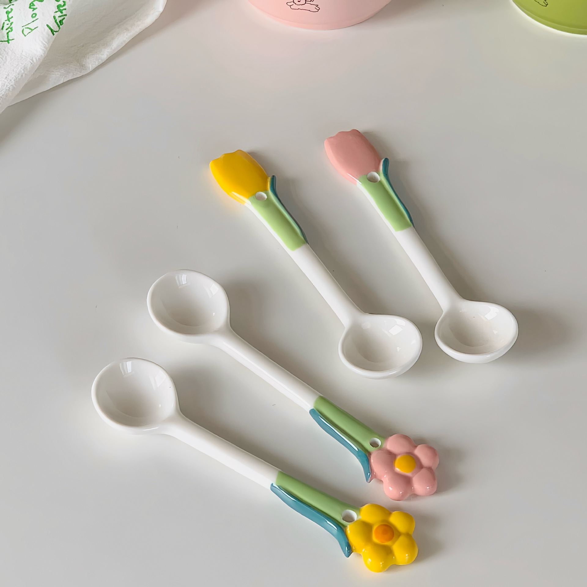 Cute Ceramic Coffee Scoop With Long Handle For Dessert And Stirring_voghion.com